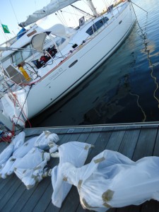 De fietsen gaan achterin het ruim